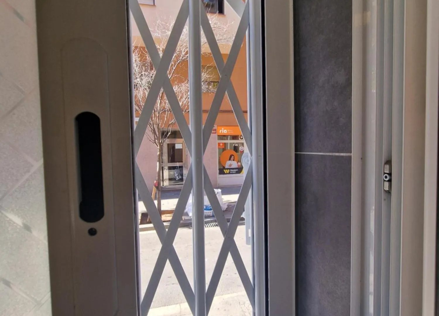 Barcelona, Apartamento De 1 Habitacion contacts